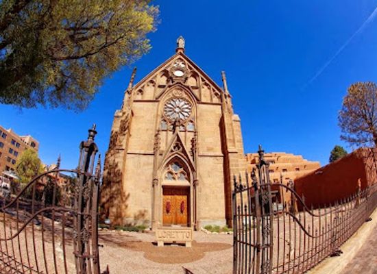 new-mexico/santa-fe/landmark/loretto-line-tours