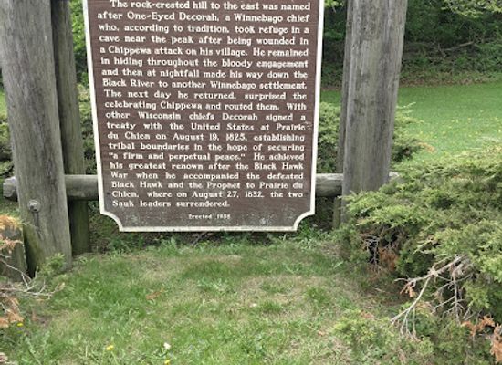 wisconsin/mississippi-river-valley/landmark/wisconsin-state-historical-marker-81-decorah-peak