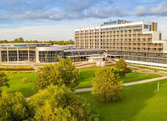 estonia/parnu-beach/landmark/tervise-paradiis-spaa-hotell-veekeskus-spa-hotel-water-park