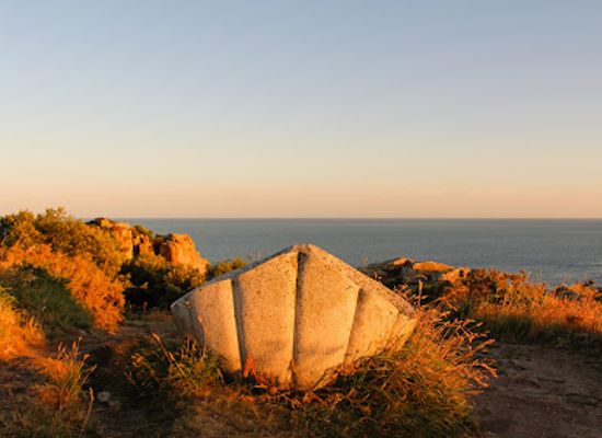 jersey/st-brelade-s-bay/landmark/memorial-stone