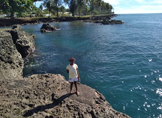 papua-new-guinea/madang/landmark/machine-gun-beach