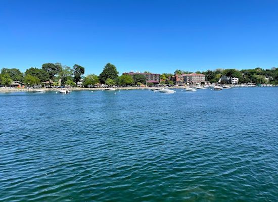wisconsin/lake-geneva/landmark/riviera-beach