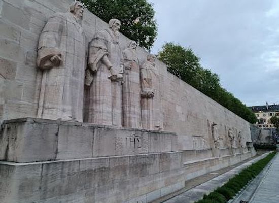 france/rhone-alpes/landmark/reformation-wall