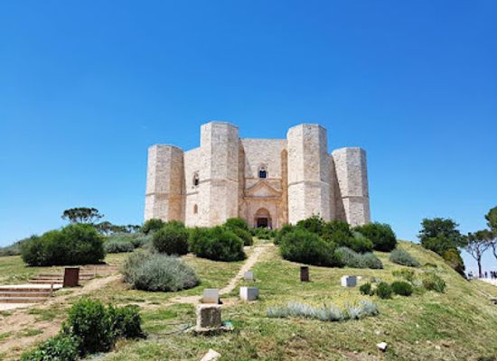 italy/apulia/landmark/castel-del-monte