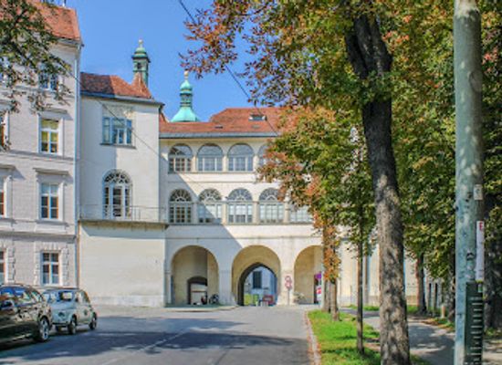 austria/graz/landmark/burgtor