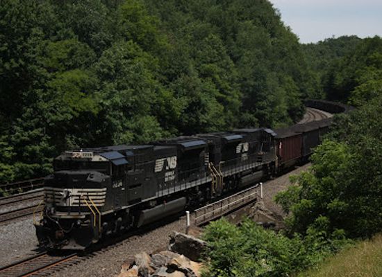 pennsylvania/southern-alleghenies/landmark/cassandra-railroad-overlook