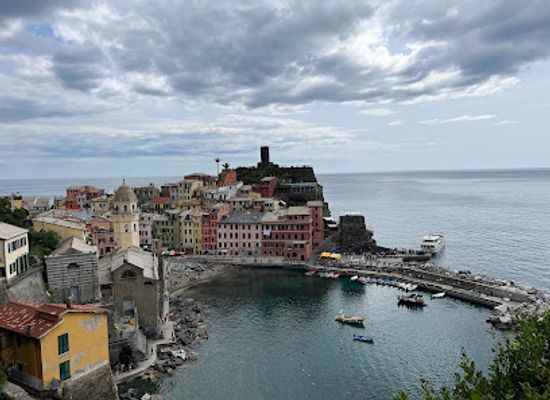 italy/cinque-terre/landmark/vernazza-beach