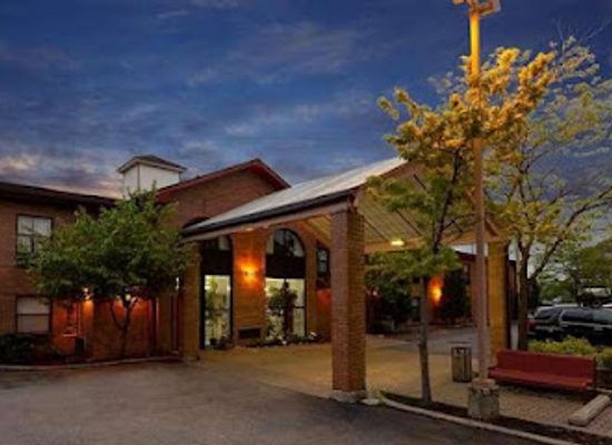 illinois/waukegan/landmark/howard-johnson-by-wyndham-waukegan-great-lakes