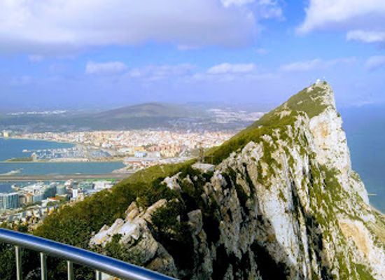 gibraltar/eastern-beach/landmark/apes-den
