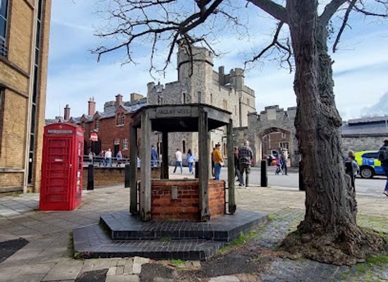 united-kingdom/windsor/landmark/ancient-well