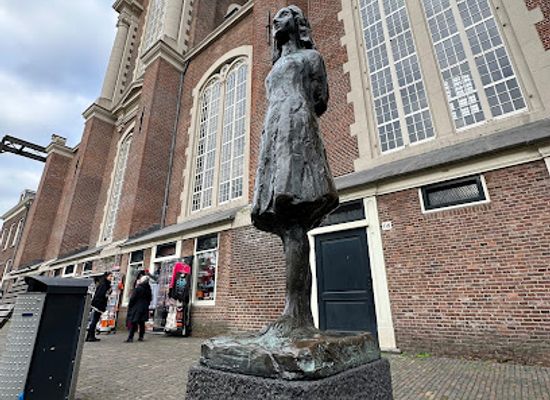 netherlands/vechtstreek/landmark/statue-of-anne-frank