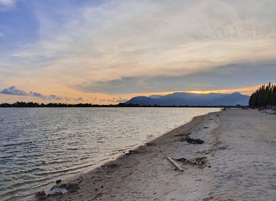 cambodia/kampot-province/landmark/kampot-river-beach