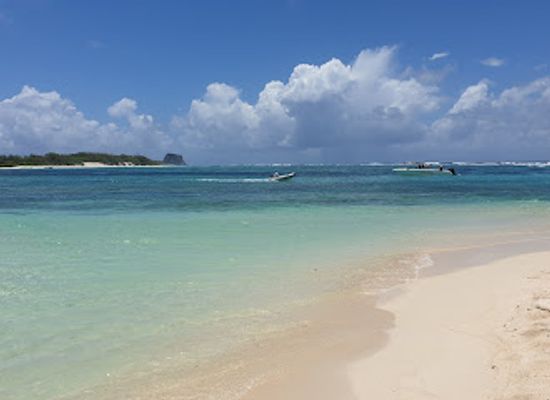 mauritius/trou-aux-biches/landmark/flambeau-car-rental