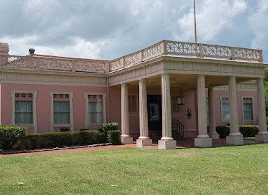 texas/gulf-coast/landmark/pompeiian-villa