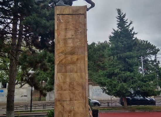 georgia/kvemo-kartli/landmark/maia-tskneteli-monument