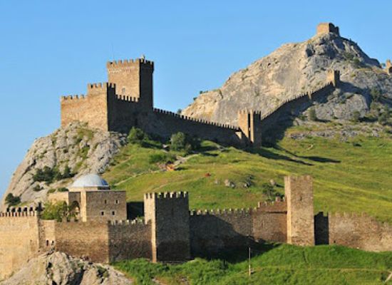 ukraine/crimea/landmark/genoese-fortress