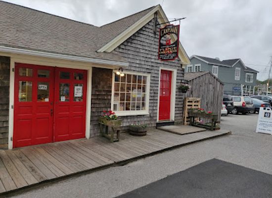 maine/kennebunkport/landmark/the-candy-man