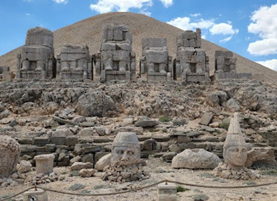 turkiye/mount-nemrut/landmark/nemrut-dagi-ziyaretci-karsilama-merkezi