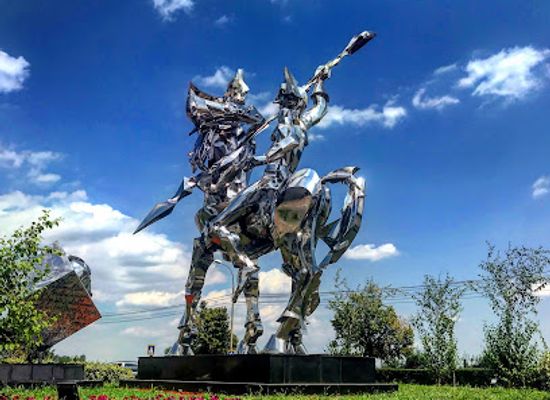 romania/buzau/landmark/ansamblul-monumental-omagiu-autor-bogdan-lefter