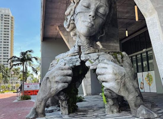 florida/fort-lauderdale/landmark/the-wharf-fort-lauderdale