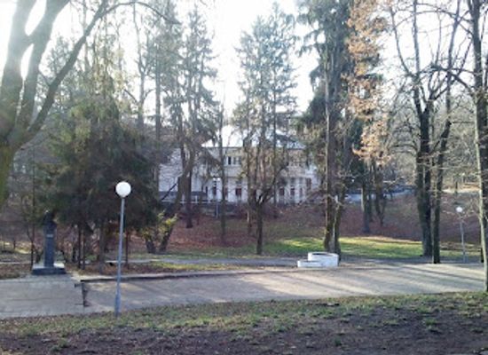 ukraine/vinnytsia/landmark/aleya-vydatnykh-zemlyakiv