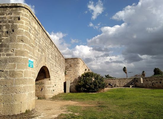 israel/akko/akko-port/landmark/old-akko-walls