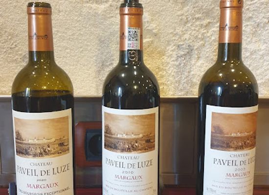 france/bordeaux-wine-region/landmark/b-for-bordeaux