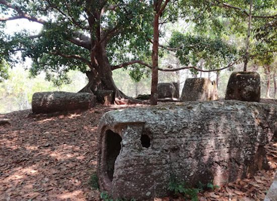 laos/xieng-khouang/landmark/plain-of-jar-tour-office