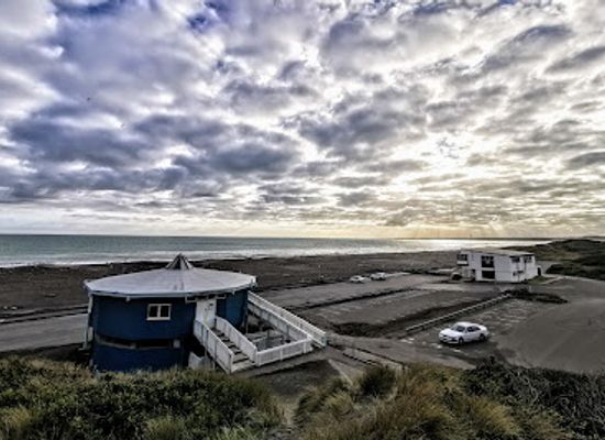 new-zealand/whanganui/landmark/castlecliff-beach