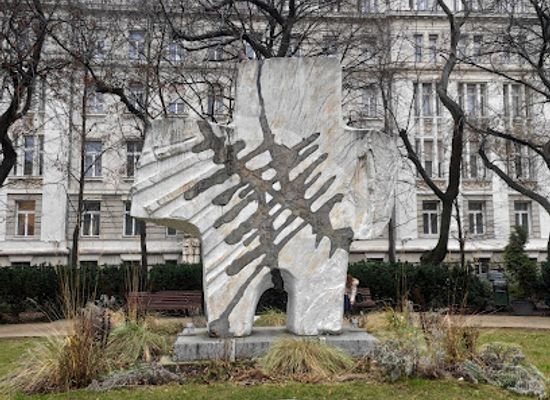 hungary/central-hungary/landmark/szovjet-kenyszermunkataborokban-elpuszt-honfitarsaink-emlekere