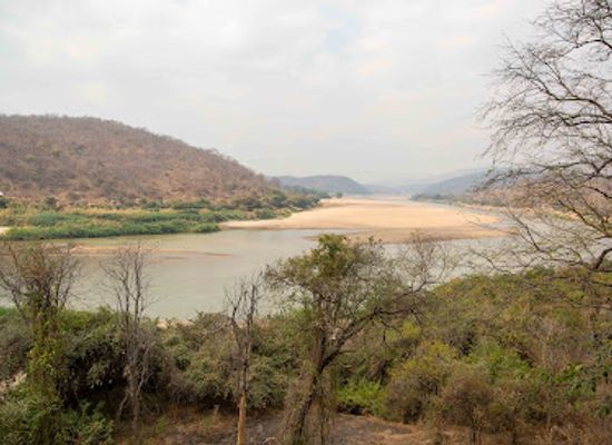 zambia/luangwa-valley/landmark/luangwa-bridge