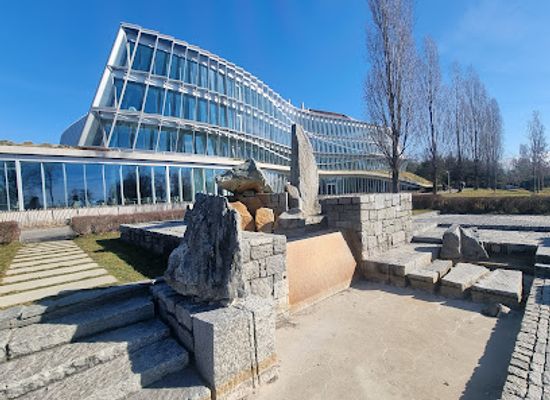 switzerland/lausanne/vidy/landmark/fontana-di-granito