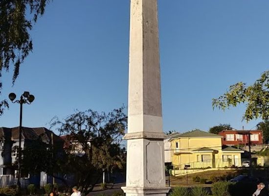 chile/valdivia/landmark/plaza-obelisco
