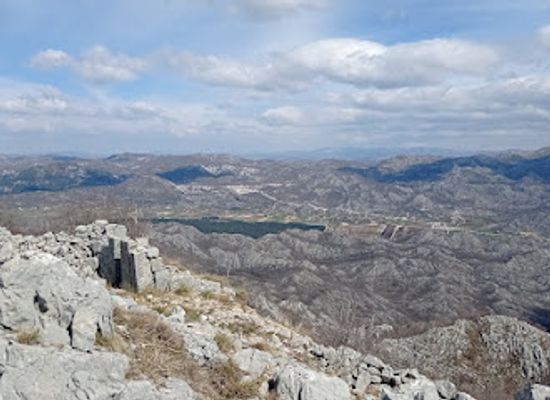 montenegro/piva-river-valley/landmark/tvrdjava-dvrsnik