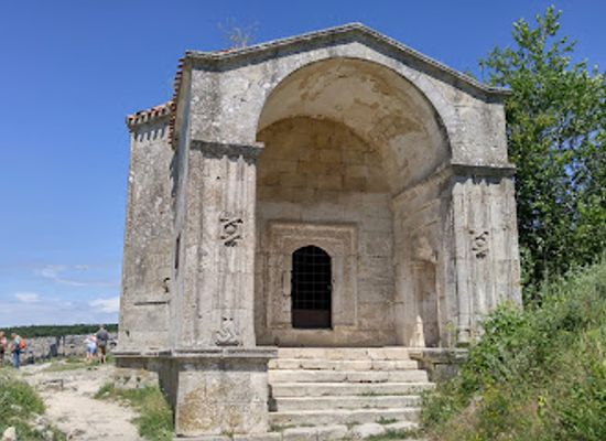 ukraine/crimean-peninsula/landmark/chufut-kale