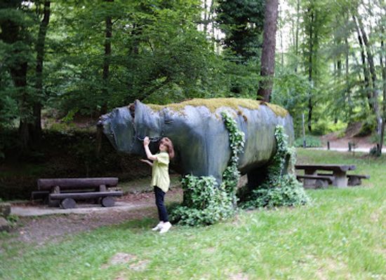 croatia/sljeme-mountain/landmark/skulptura-medvjeda-simbola-medvednice