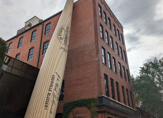 indiana/central-indiana/landmark/louisville-slugger-museum-factory