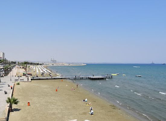 cyprus/larnaca-district/landmark/finikoudes-beach
