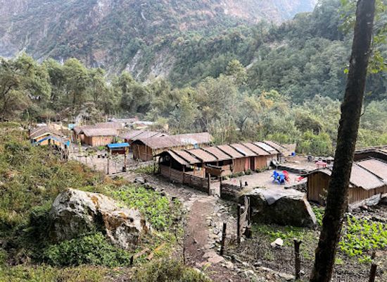 nepal/annapurna-circuit/landmark/kapuche-glacier-lake