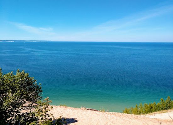 michigan/sleeping-bear-dunes-national-lakeshore/landmark/pyramid-point-overlook