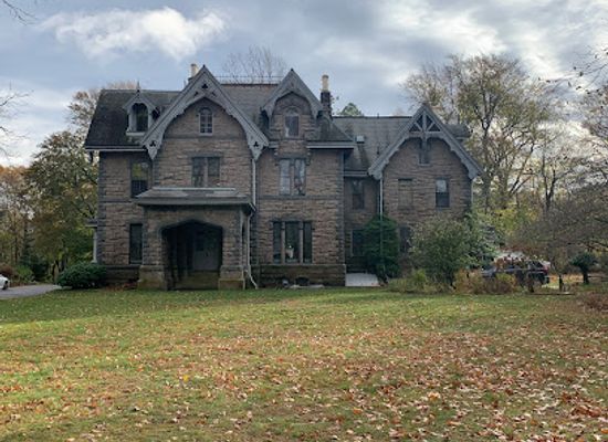 rhode-island/west-bay/landmark/clouds-hill-museum