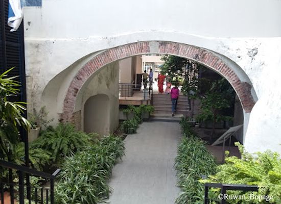 sri-lanka/colombo/fort/landmark/delft-gateway-colombo-fort