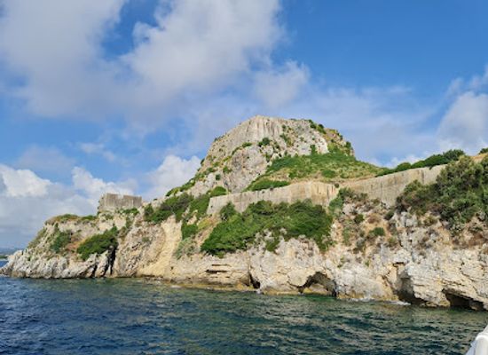 greece/corfu/landmark/the-venetian-lion-of-the-acropolis-of-the-old-fortress