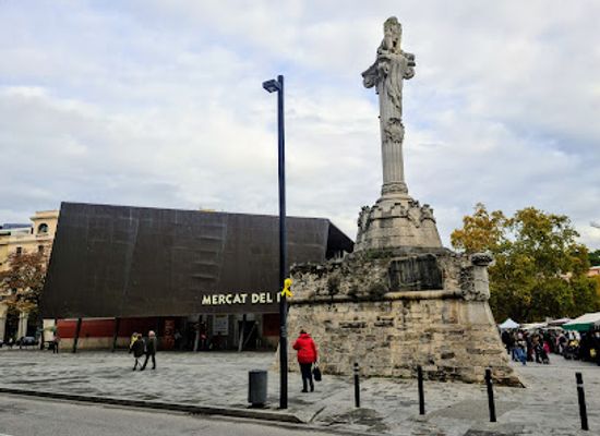 spain/girona/landmark/escultura-del-lleo