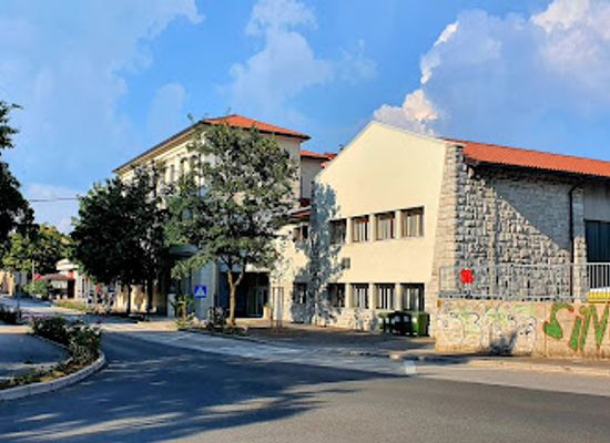 slovenia/sezana/landmark/ljudska-univerza-sezana