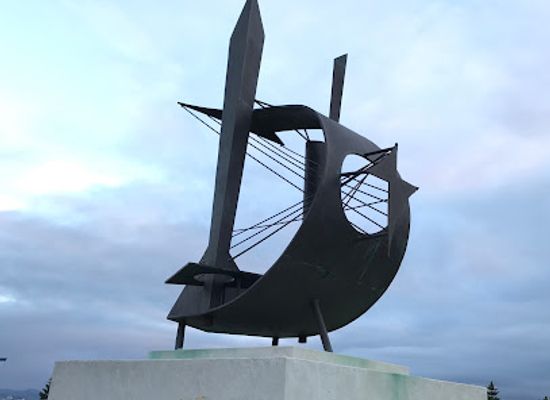 iceland/reykjavik/seltjarnarnes/landmark/truarbrogoin