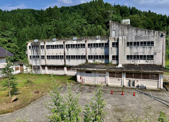 japan/echigo/landmark/the-last-classroom