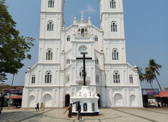 india/malabar-coast/landmark/national-shrine-basilica-of-our-lady-of-ransom-vallarpadam