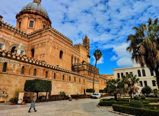italy/palermo/kalsa/landmark/ville-de-palerme