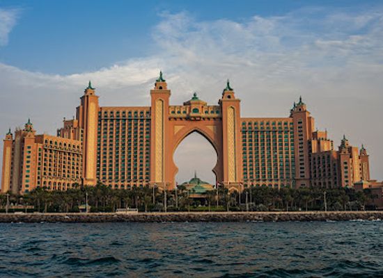 united-arab-emirates/palm-jumeirah/landmark/the-boardwalk-palm-jumeirah
